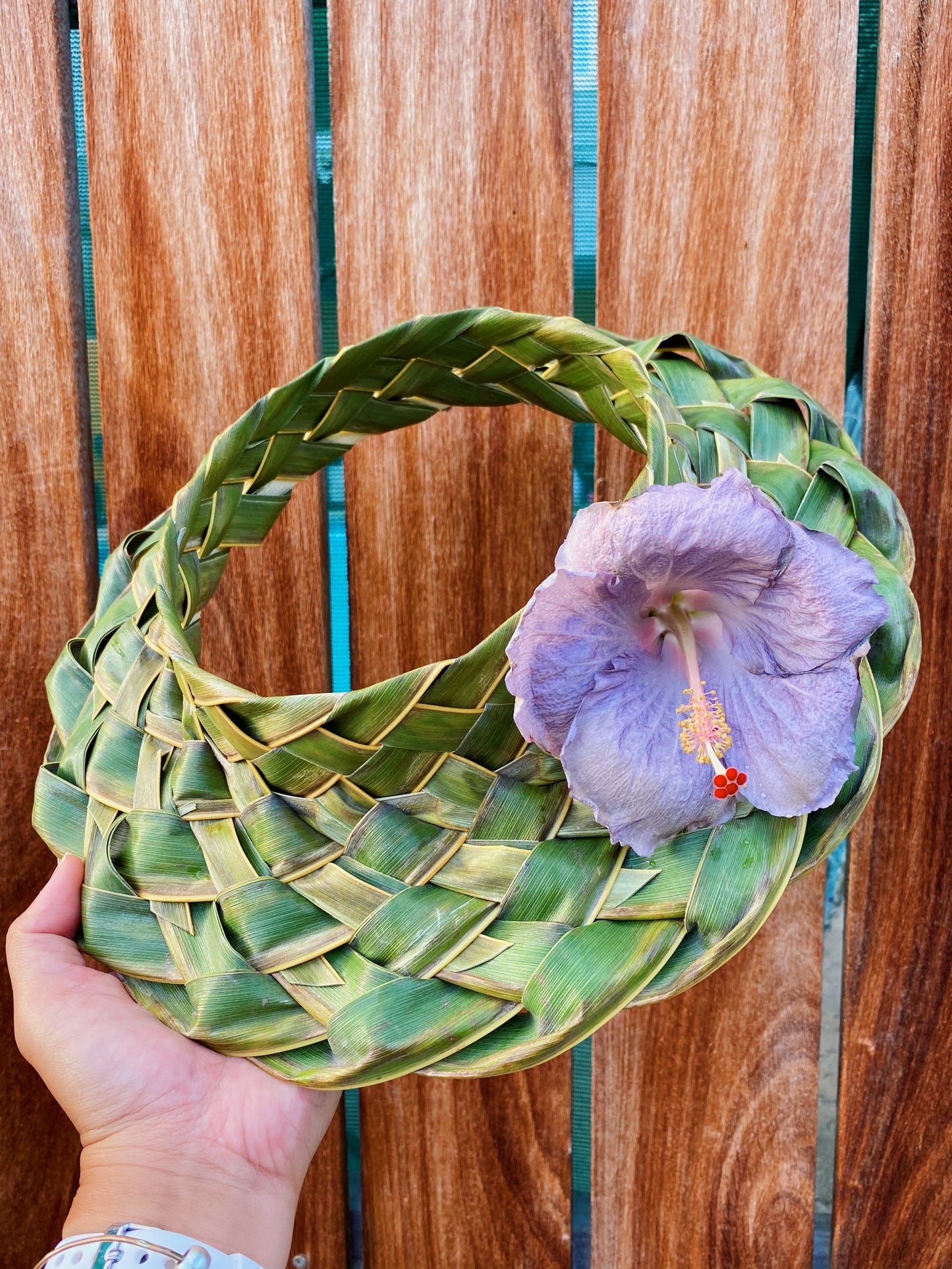 Medium brim pāpale