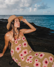 Load image into Gallery viewer, Aunty Pāpale
